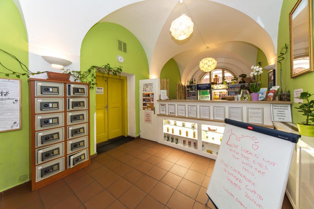 Hostel Mango Prague Exterior photo